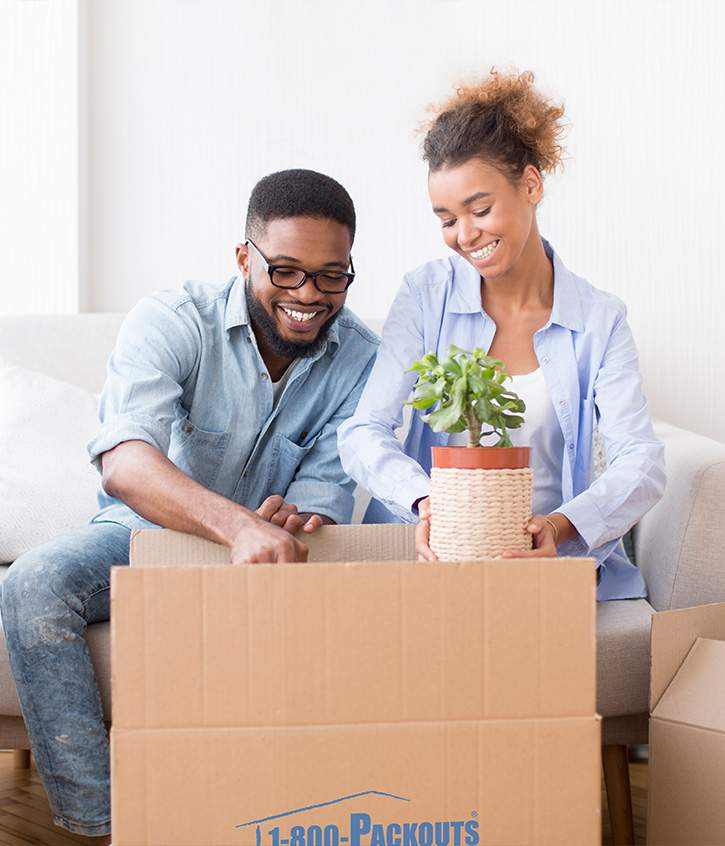 Franchise Fast Facts couple-packing-plant-in-box-preparing-for-GTPV3G3-Packout